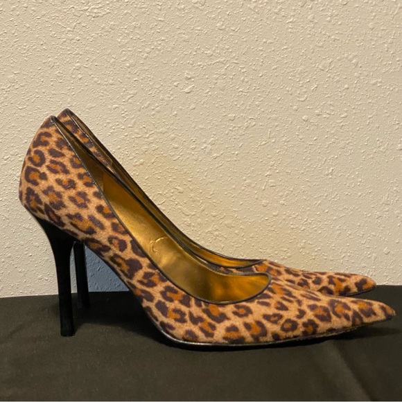 Guess Farren Leopard Cheetah Calf Hair Classy Pumps Heels Dress Shoes size 8 - Picture 2 of 7